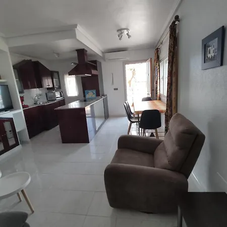 Schoenes Ruhiges Rooftop Apartment Mit Grosser Dachterrasse Torrevieja Zewnętrze zdjęcie