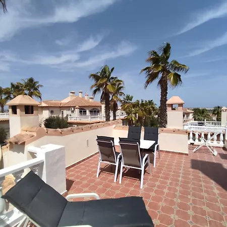 Schoenes Ruhiges Rooftop Apartment Mit Grosser Dachterrasse Torrevieja Zewnętrze zdjęcie