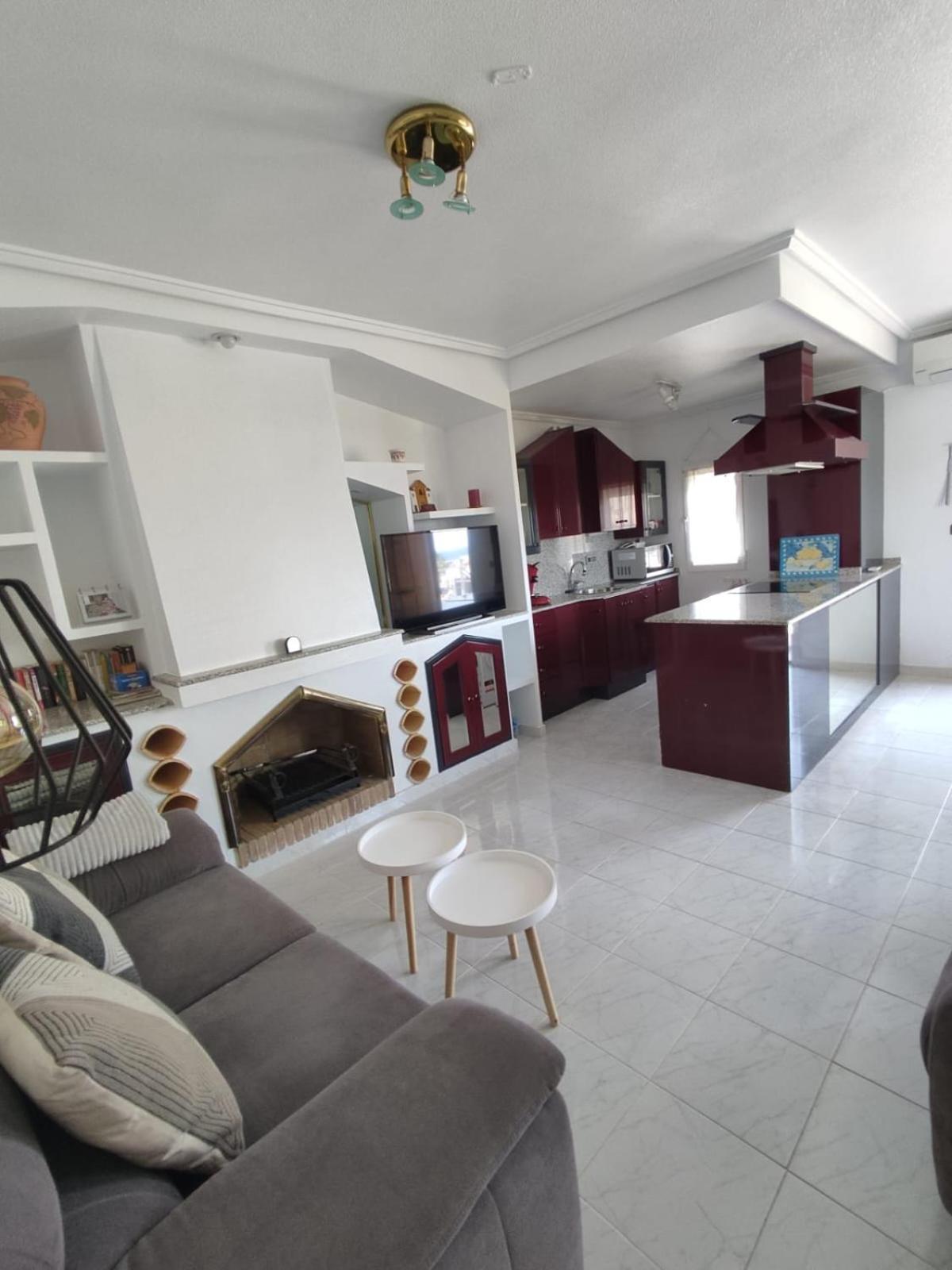 Schoenes Ruhiges Rooftop Mit Grosser Dachterrasse Torrevieja