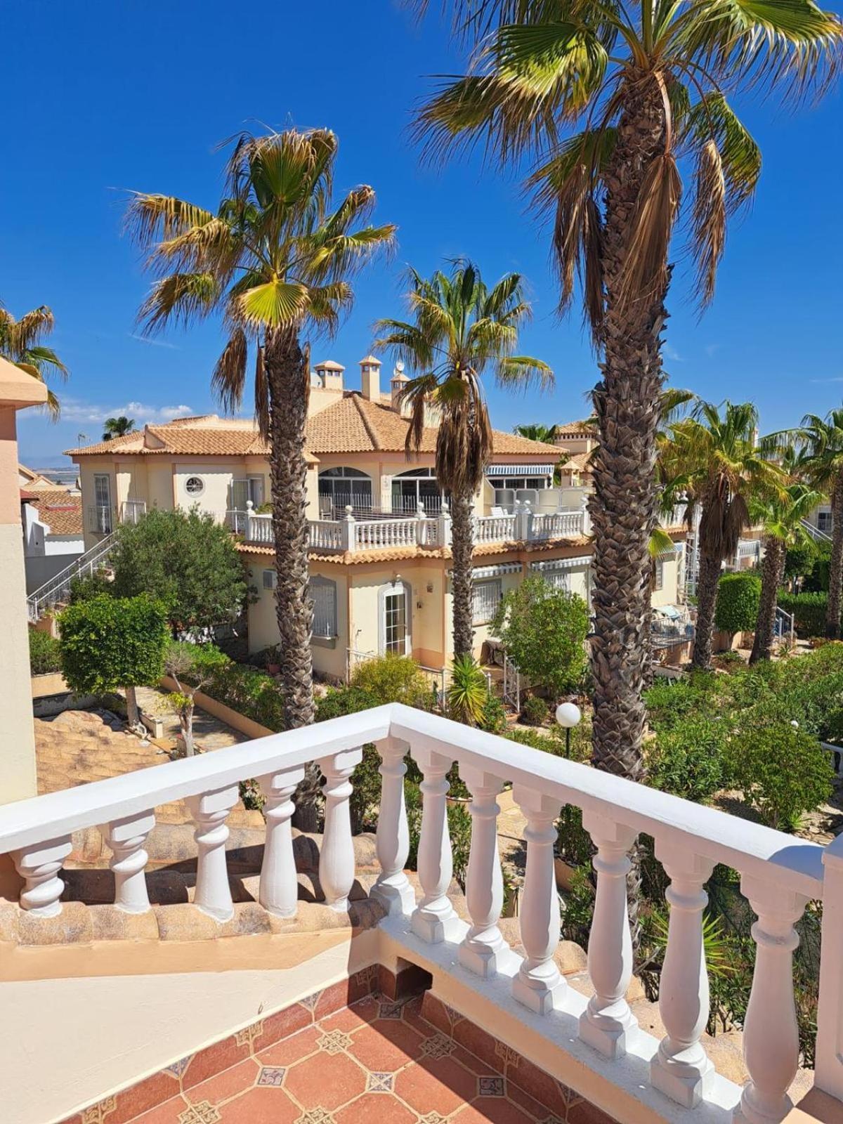 Apartment Schoenes Ruhiges Rooftop Mit Grosser Dachterrasse Torrevieja