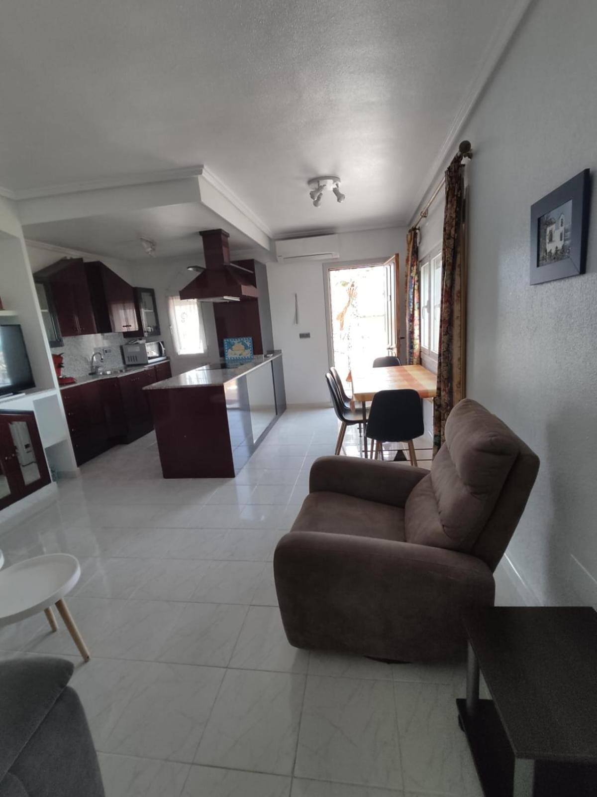 Apartament Schoenes Ruhiges Rooftop Mit Grosser Dachterrasse Torrevieja